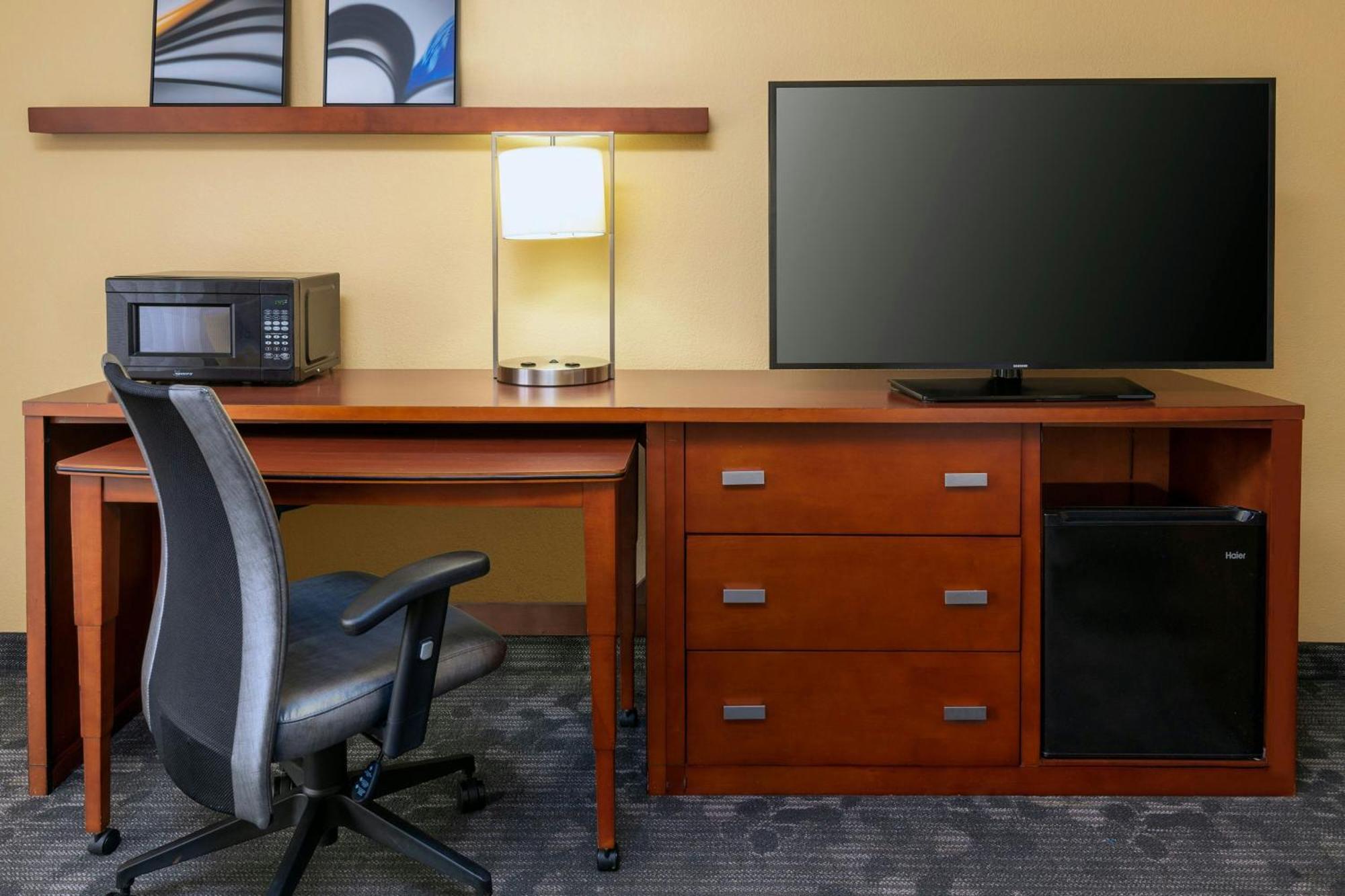 Courtyard By Marriott Oklahoma City Airport Екстериор снимка