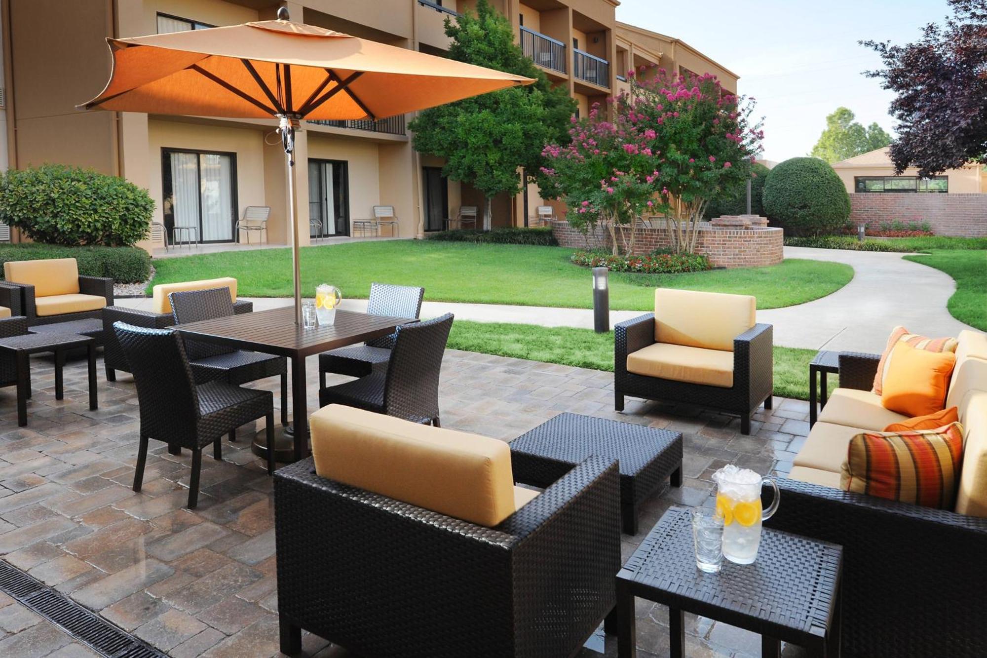 Courtyard By Marriott Oklahoma City Airport Екстериор снимка