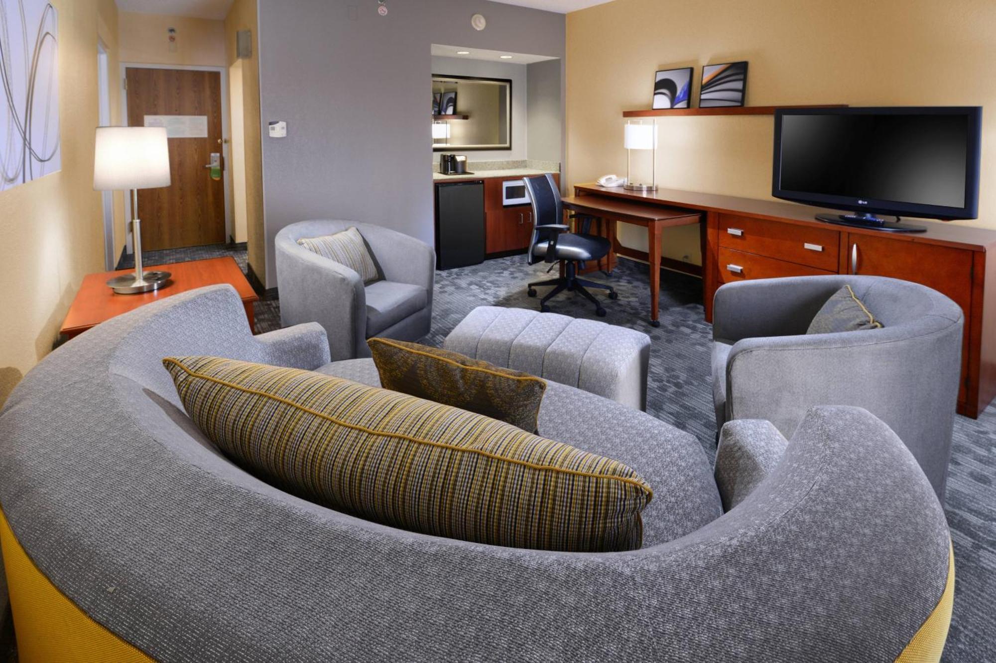 Courtyard By Marriott Oklahoma City Airport Екстериор снимка